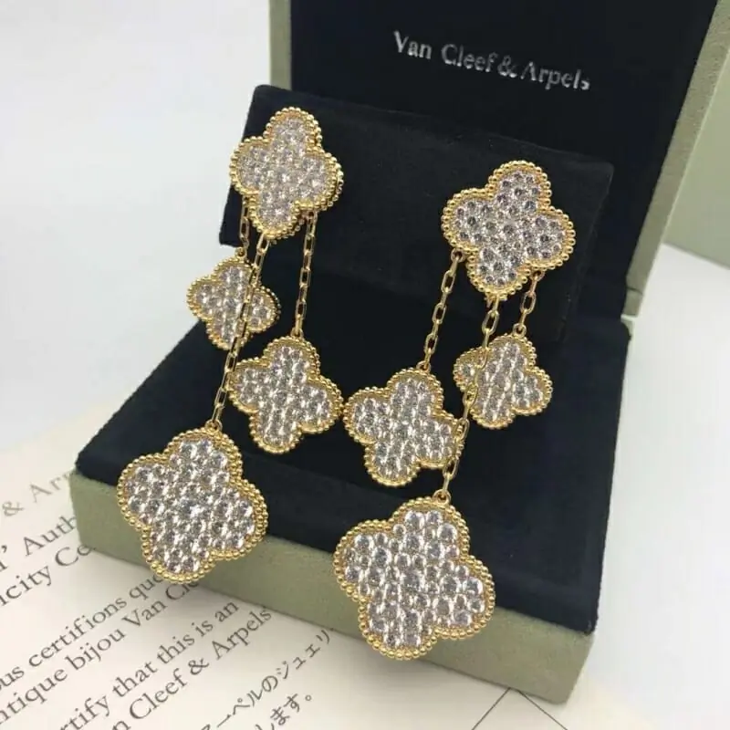 van cleef  arpels boucles doreilles pour femme s_122a46b